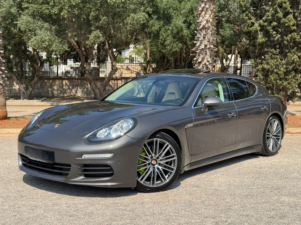 Porsche Panamera E-Hybrid - Image 4