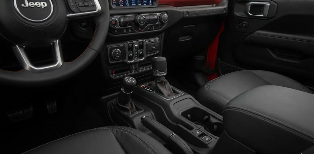 Jeep Wrangler Unlimited Sahara - Image 6