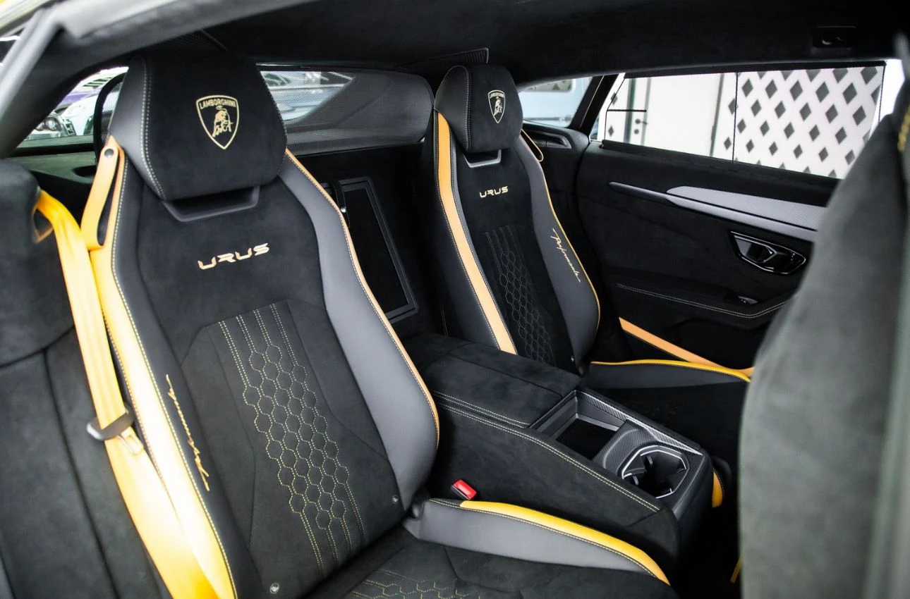 Lamborghini Urus Yellow - Image 9