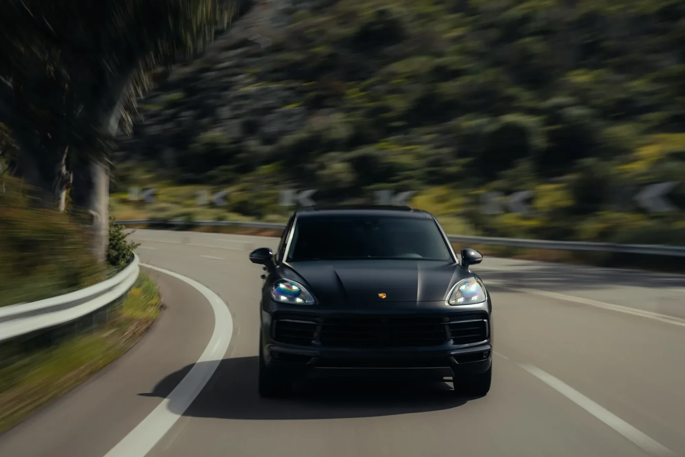 Porsche Cayenne E-Hybrid - Image 2