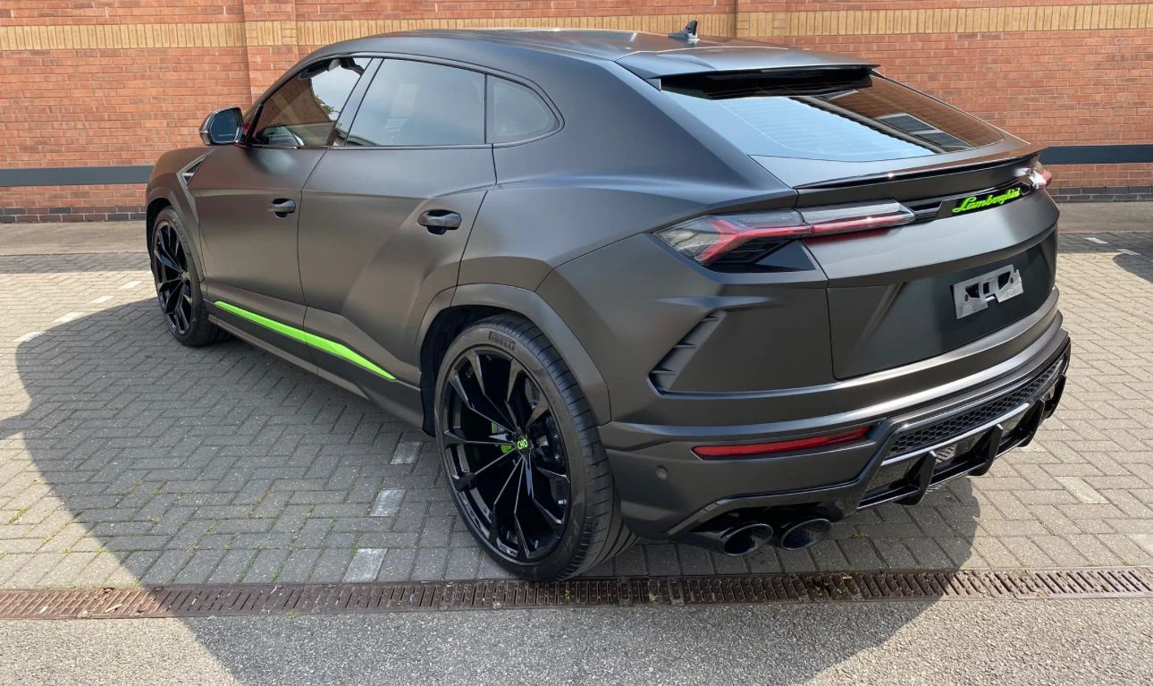 Lamborghini Urus - Image 2